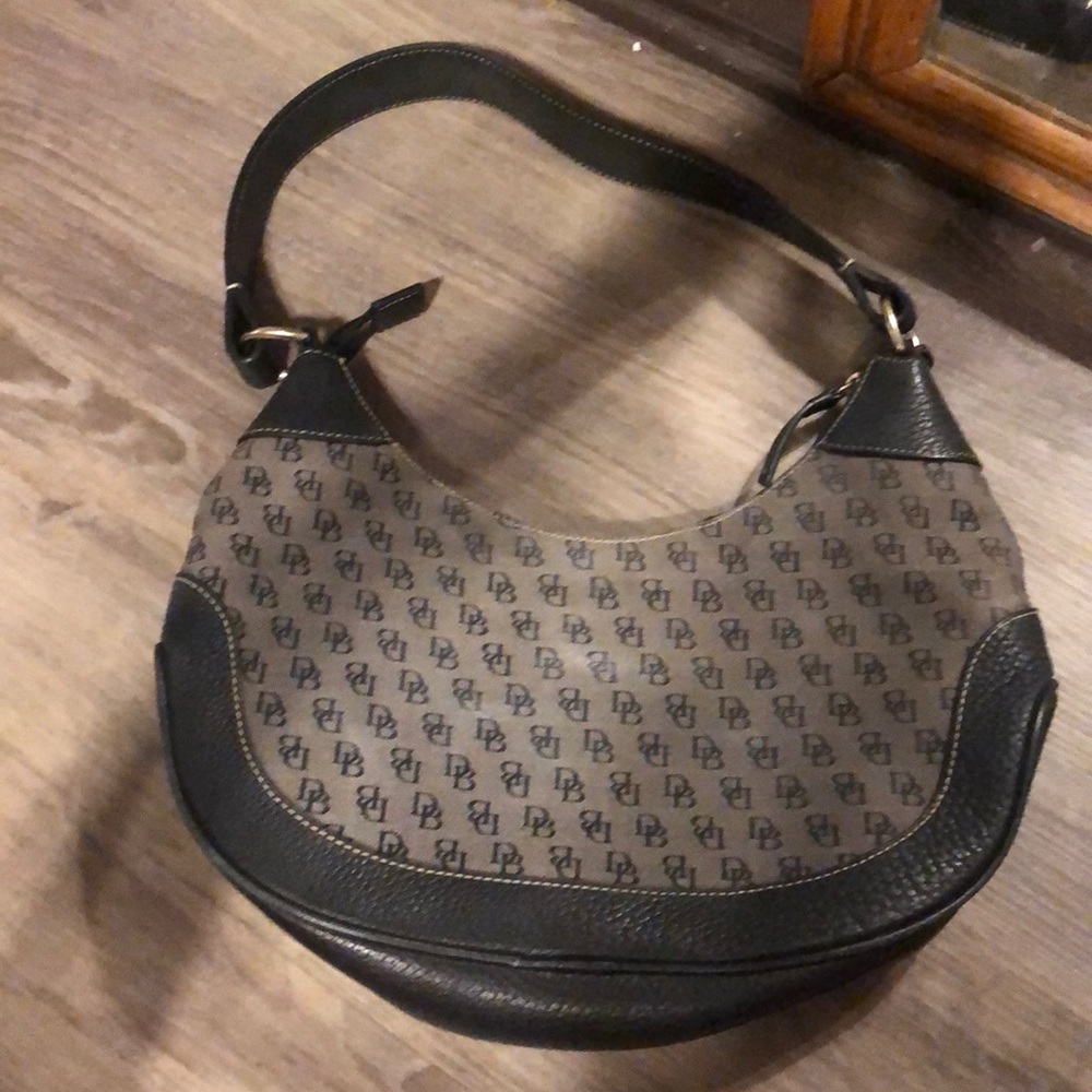 Dooney & Bourke purse